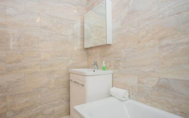 Sunny Flat in Islington