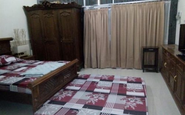 OYO 2995 Oemah Sorowajan Homestay Syariah