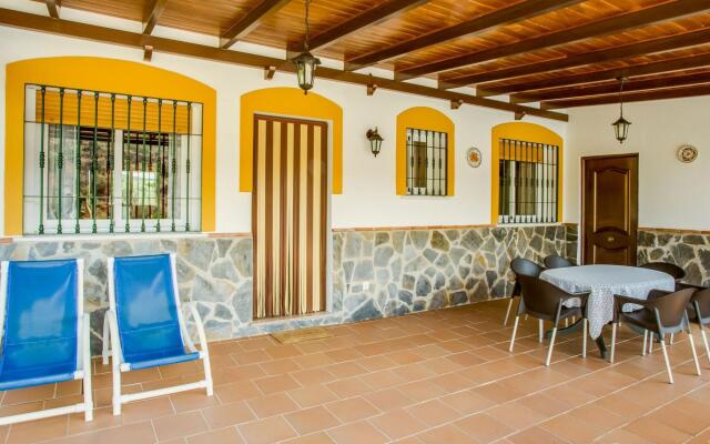 Classy Holiday Home in Guaro With Private Swimming Pool