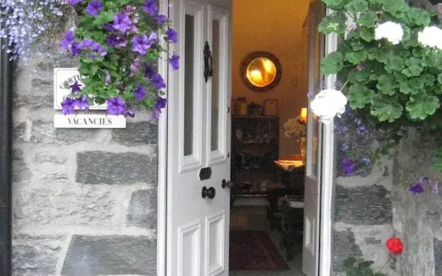 Garth Dderwen Guest House