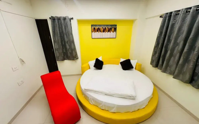 Hotel Yellow House