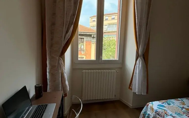 Pleasant Apartment Near Center