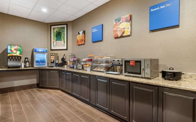 Comfort Inn & Suites near Danville Mall