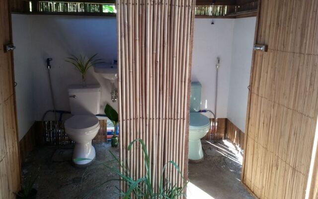 Banana Grove Backpackers Inn