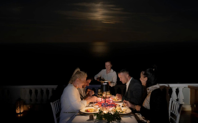 Oia Mansion