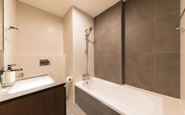 Splendid 1BR in Living Garden