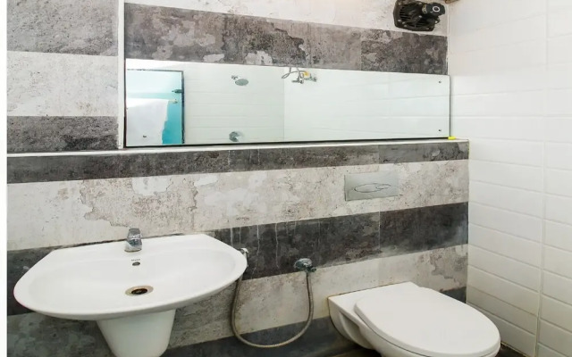 OYO 33399 Hotel Alwin
