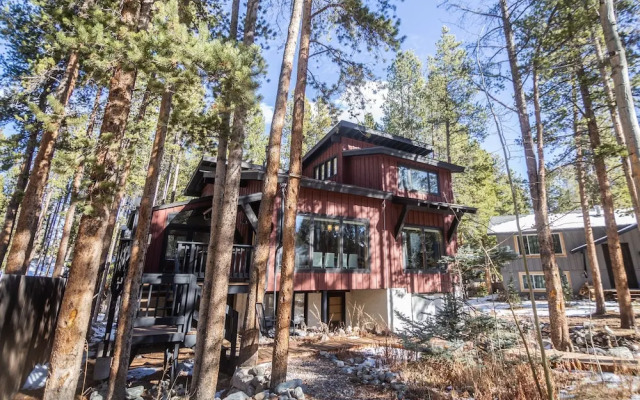 Red Feather 5 Bedroom Home by Redawning