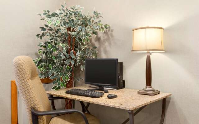 Travelodge by Wyndham Owen Sound