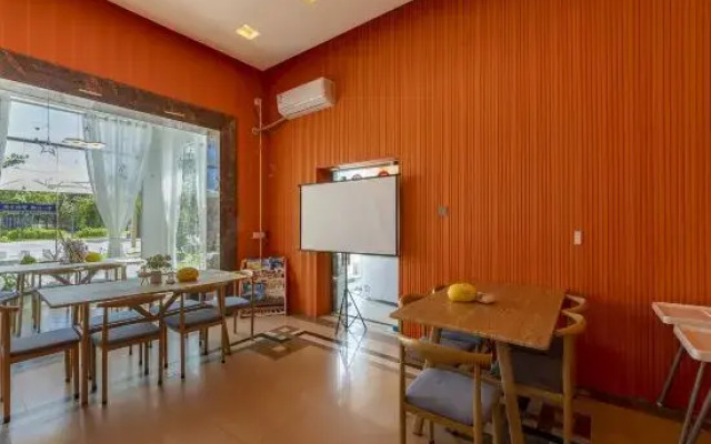 Holiday Kangaroo Homestay (Beihai Silver Beach Branch)