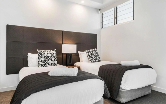 Mantra Sirocco Resort – Guest Rooms – Mooloolaba