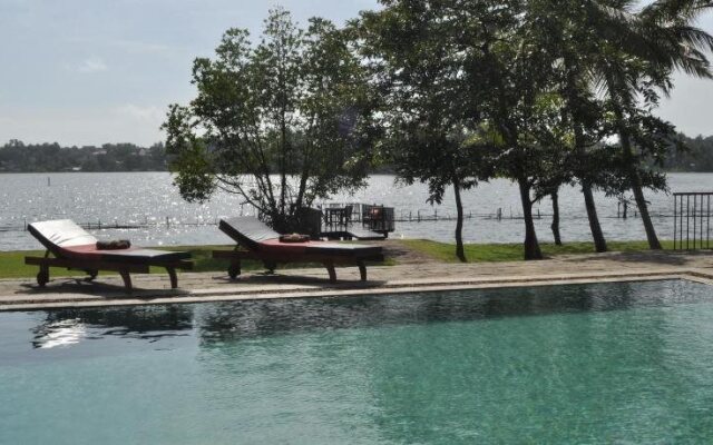 Bolgoda Lake Villa