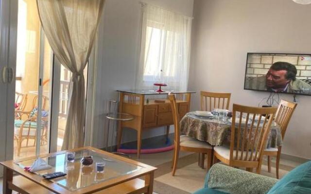 A lovely 2 BR apartment at Waterside
