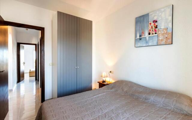 1015 Piso Gran Lago con 3 habitaciones y piscina