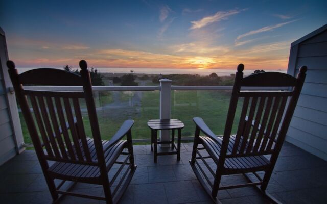 Pacific Reef Hotel & Light Show