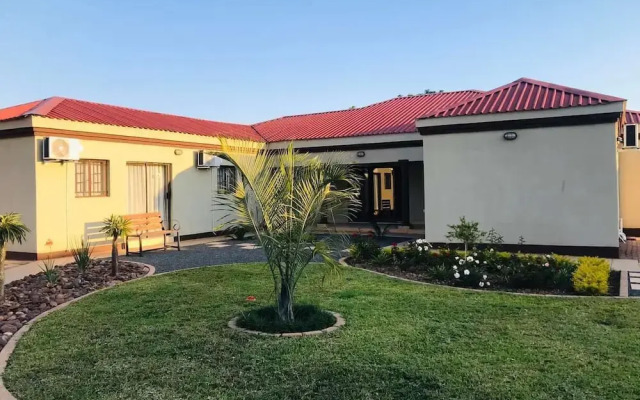 Pahotel Bed & Breakfast