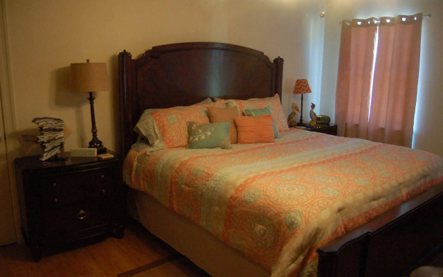 Tux Creek Inn