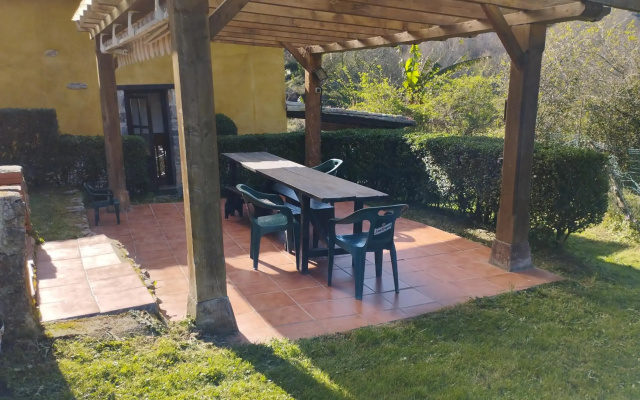 LA NOZAL (piscina, barbacoa, jardín...)