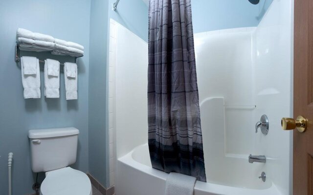 Sierra Sands Family Lodge