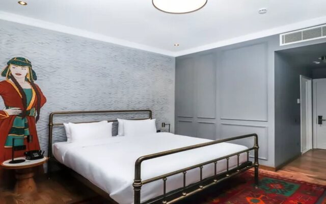 The Blue Fox Hotel