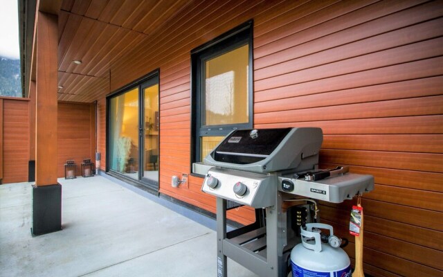 Revelstoke Retreat by Revelstoke Vacations