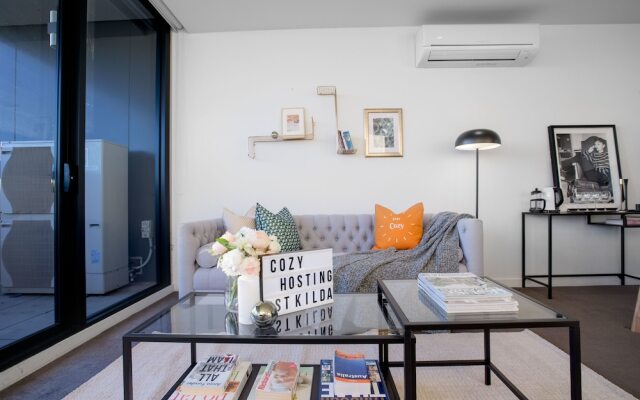 107light Filled Cozy Apt in the Heart of St Kilda