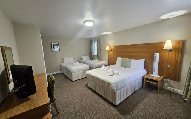 Marsh Farm Hotel
