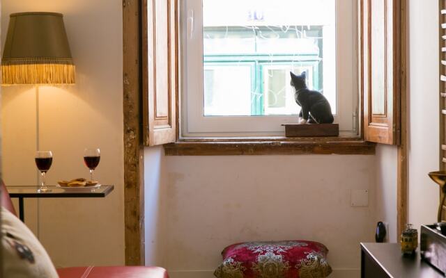 Bica Elevator Apartment Rentexperience