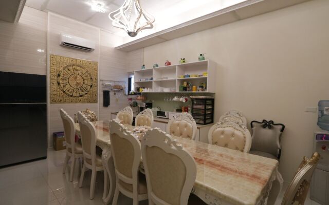 Lucent Bed & Breakfast