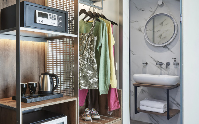 NLH KERAMEIKOS - Neighborhood Lifestyle Hotels
