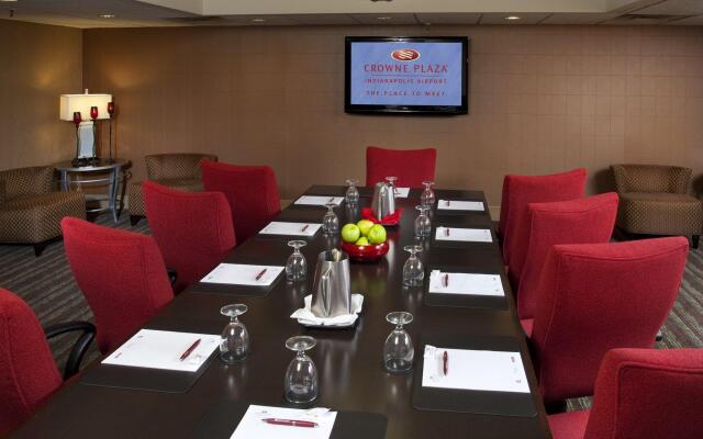 Crowne Plaza Indianapolis-Airport by IHG