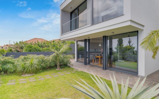 Cristiano Ronaldo Airport View