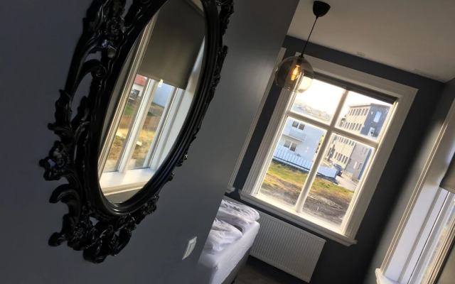 Guesthouse Hóll