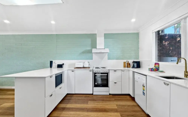 Spacious 2-bed Townhouse With BBQ