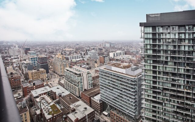101 Peter St Condos