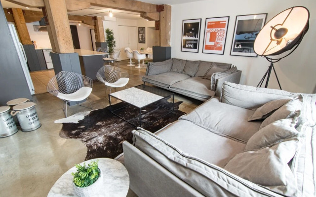 1821 Industrial Loft in Old Port by Nuage
