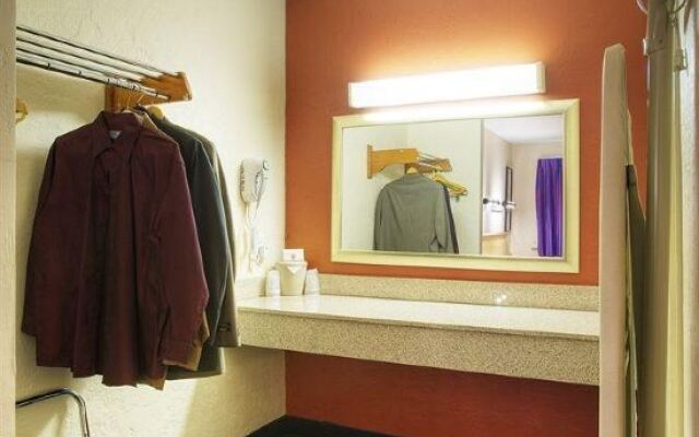 San Jose Airport Inn