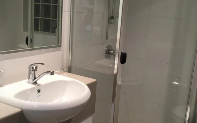 South Brisbane two beds two baths one parking