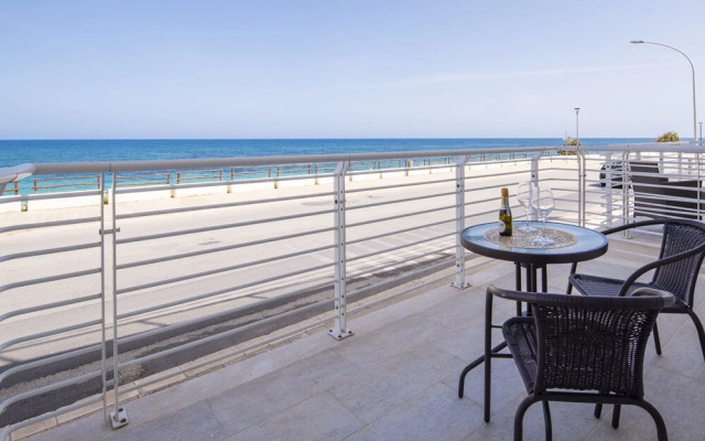 Diamante Apartment On Sea Shore