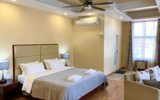 Shalom Farmhouse by the hillside