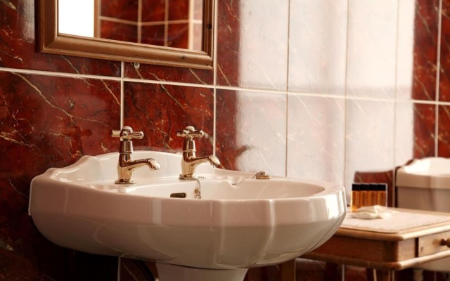 Columba Hotel