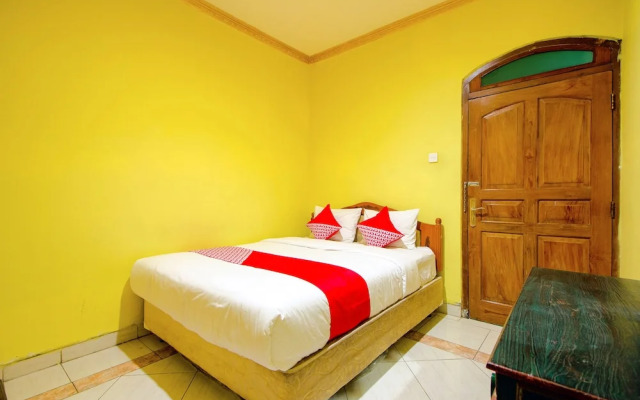 Hotel Mawar Saron 2 by OYO Rooms