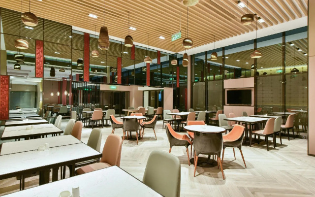 Atour Hotel（Beijing International Trade Red Scarf Bridge）