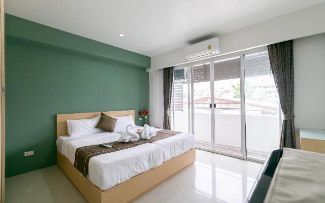 Ruan Plaisoi Apartment by ZUZU