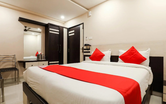 OYO 9804 Hotel SR Residency