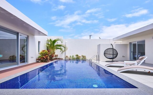 The Pool & Sauna Villa MOTOBU