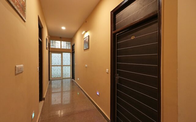 Hotel Clouds 21 By OYO Rooms