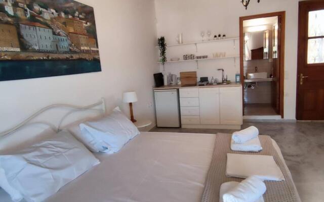 Sunset Studio - Hydra Dream Houses