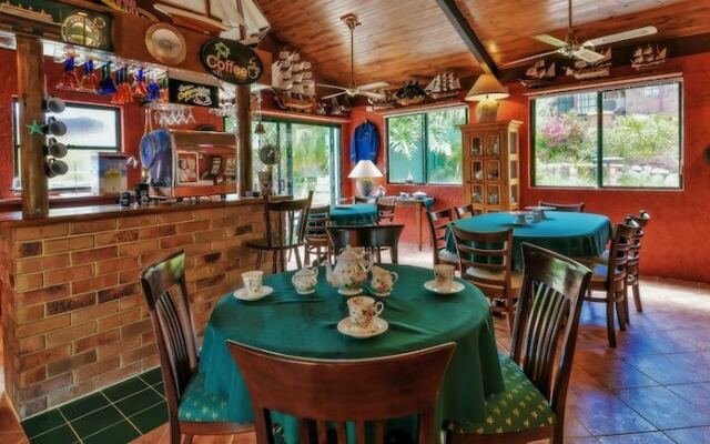 Mount Mee Country Inn Bed & Breakfast