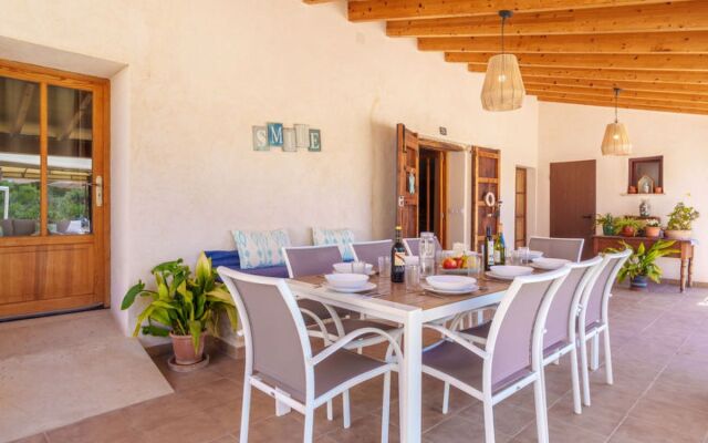 House Es Cos Moscari